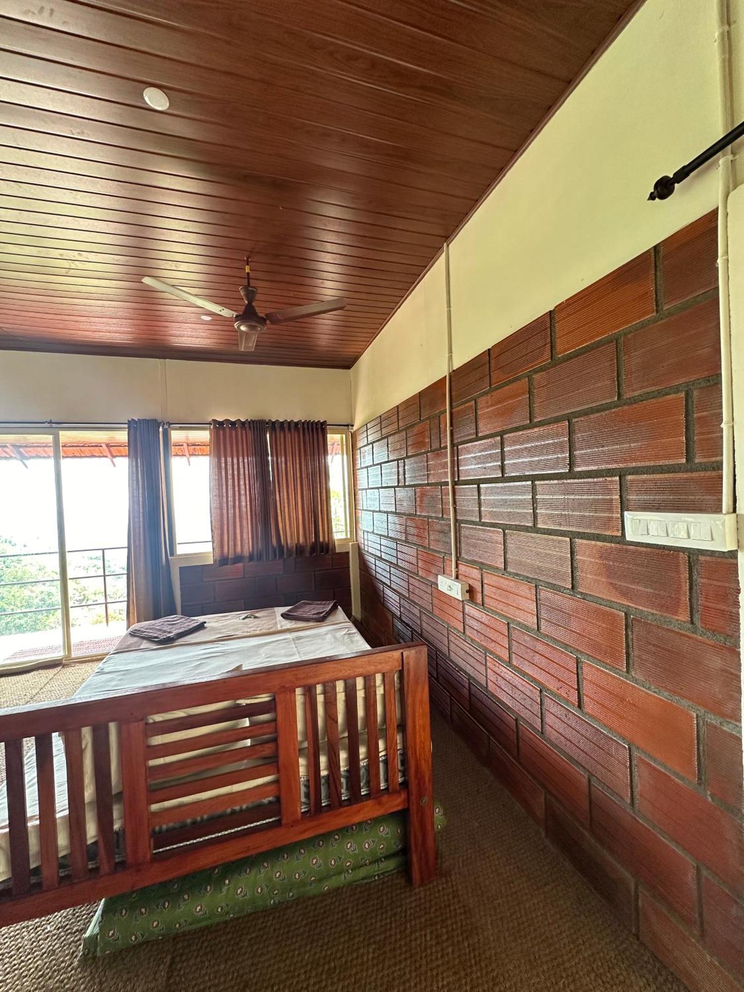 Sunset Valley Kerala Pool Resort - Serene Natural Forest Cottage Stay In Idukki With Sunrise & Sunset Panoramas, Natural Streams & Tranquil Summer Evenings Pīrmed Zewnętrze zdjęcie