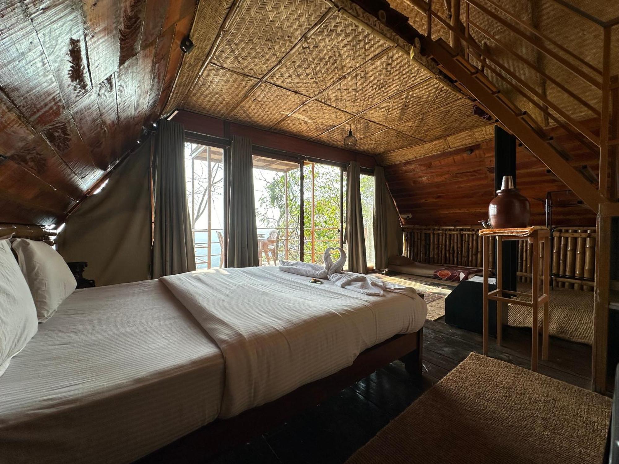 Sunset Valley Kerala Pool Resort - Serene Natural Forest Cottage Stay In Idukki With Sunrise & Sunset Panoramas, Natural Streams & Tranquil Summer Evenings Pīrmed Zewnętrze zdjęcie