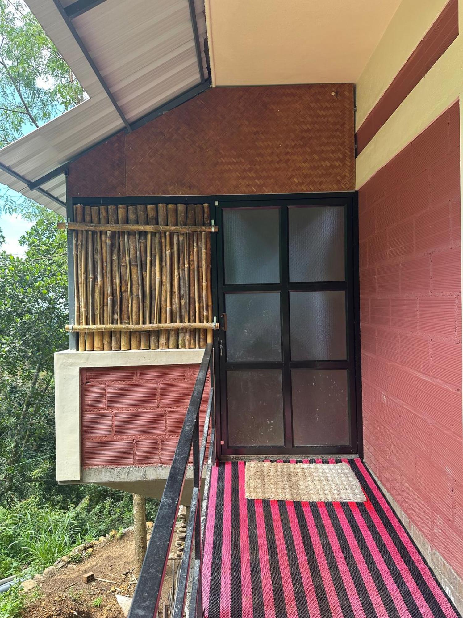Sunset Valley Kerala Pool Resort - Serene Natural Forest Cottage Stay In Idukki With Sunrise & Sunset Panoramas, Natural Streams & Tranquil Summer Evenings Pīrmed Zewnętrze zdjęcie
