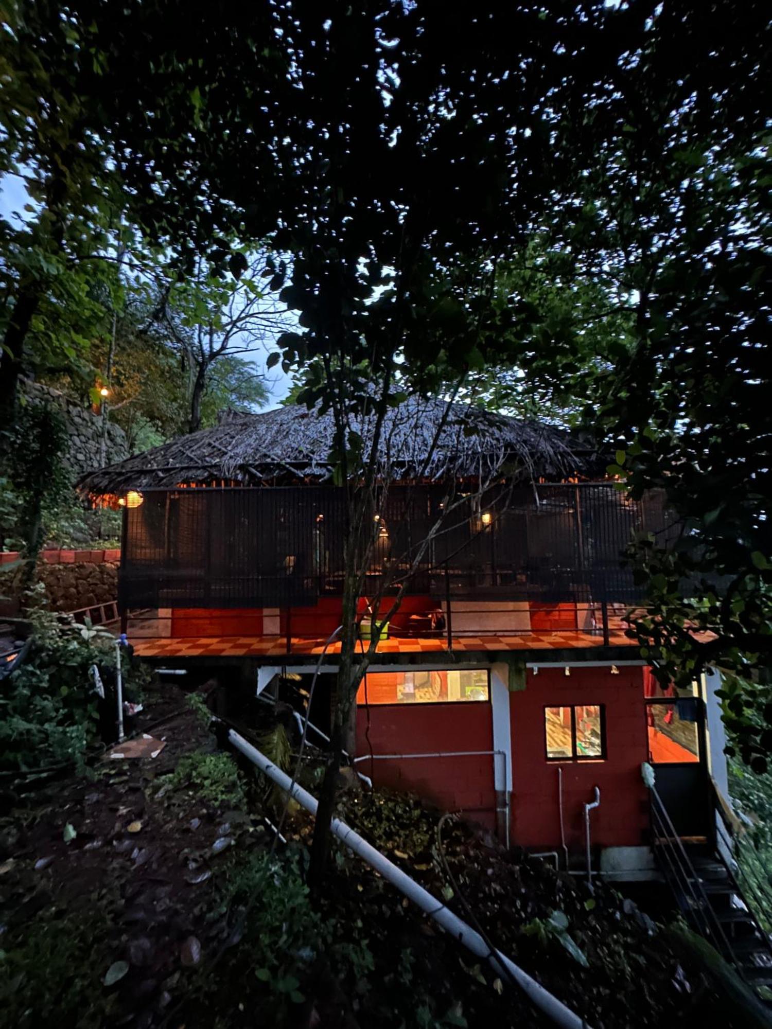Sunset Valley Kerala Pool Resort - Serene Natural Forest Cottage Stay In Idukki With Sunrise & Sunset Panoramas, Natural Streams & Tranquil Summer Evenings Pīrmed Zewnętrze zdjęcie