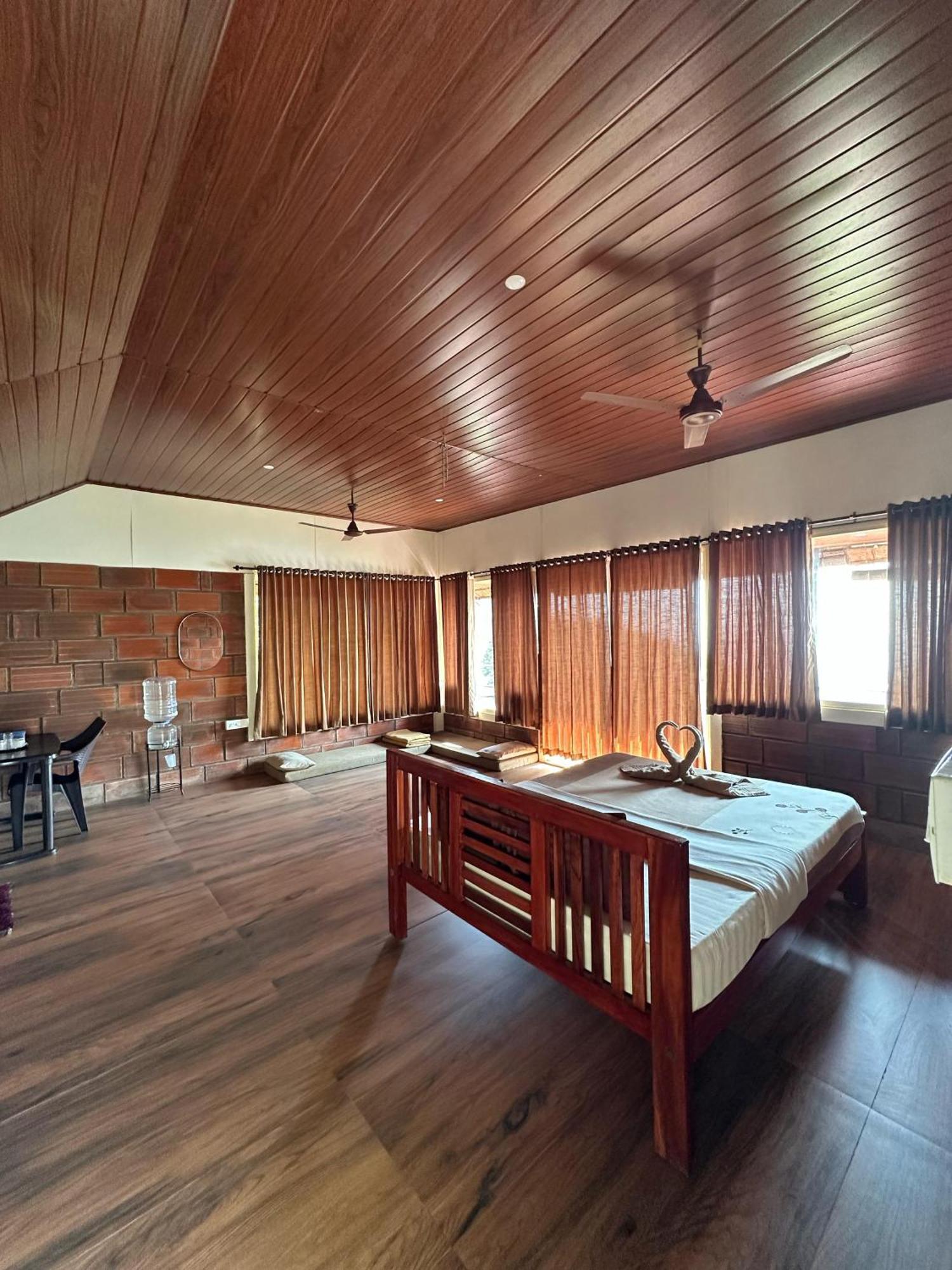 Sunset Valley Kerala Pool Resort - Serene Natural Forest Cottage Stay In Idukki With Sunrise & Sunset Panoramas, Natural Streams & Tranquil Summer Evenings Pīrmed Zewnętrze zdjęcie